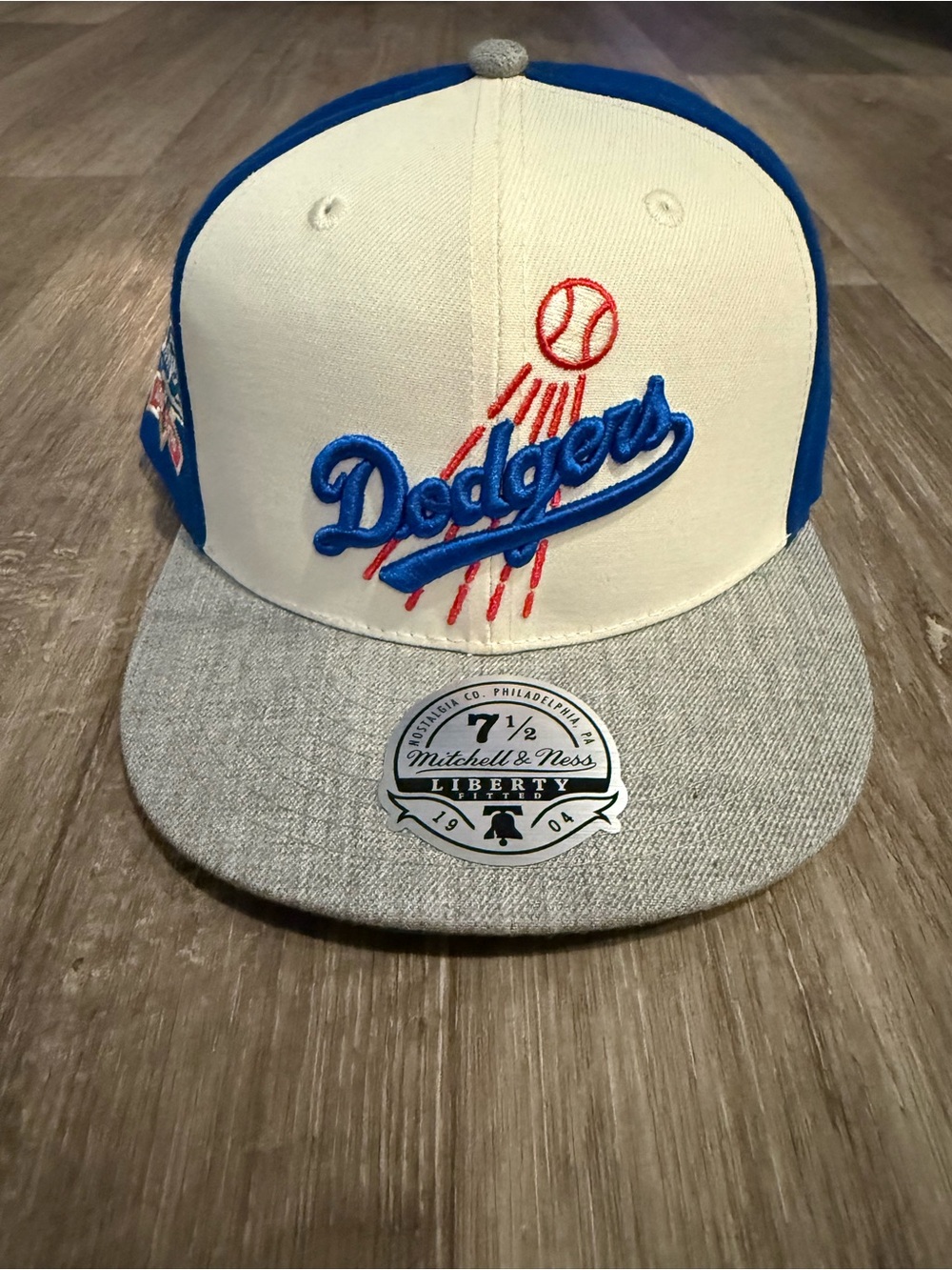Mitchell & Ness LA Dodgers Cream, Blue, Gray Fitted Hat size 7 1/2 , 7 3/4